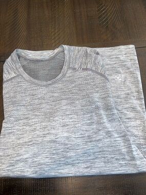 Lululemon gray shirt for men size M